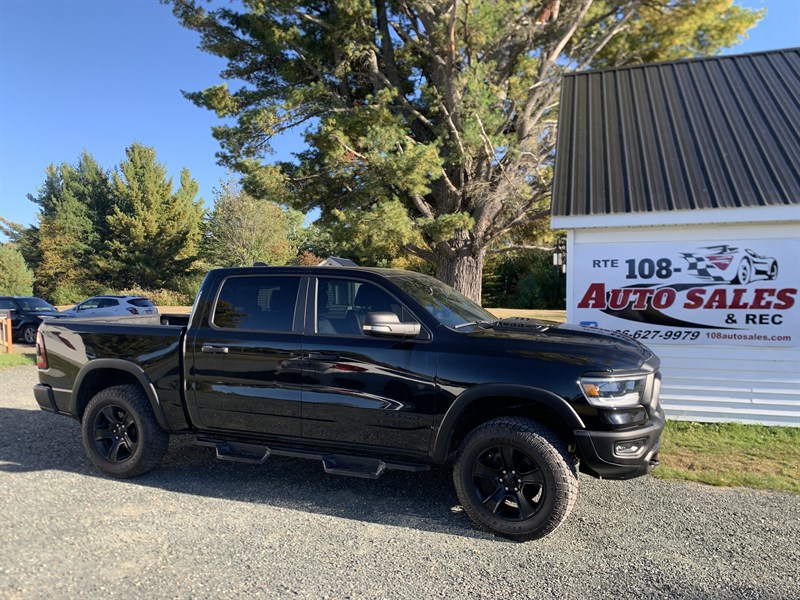 Automobile 2022 RAM Rebel