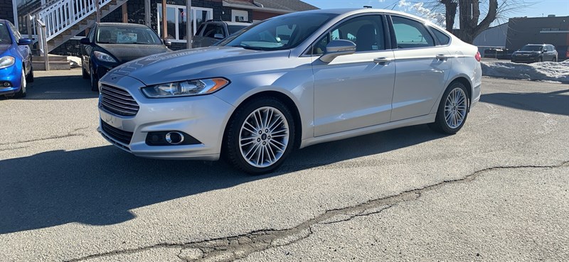 Automobile 2016 Ford Fusion