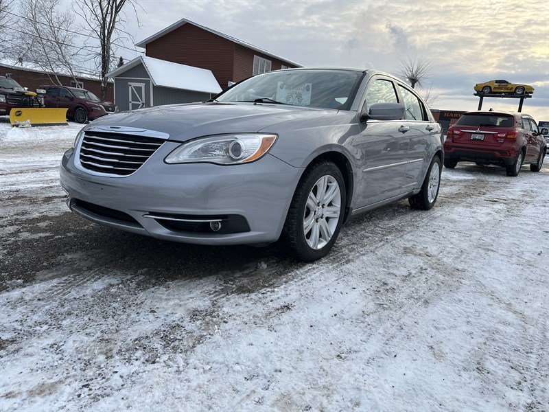 Fredericton Automotives for Sale 2013 Chrysler 200